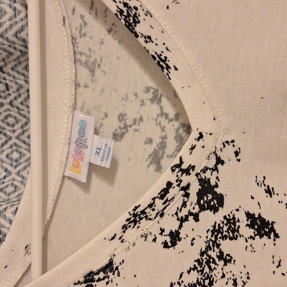 Lularoe LS Dress with pockets - Picture 4 of 5